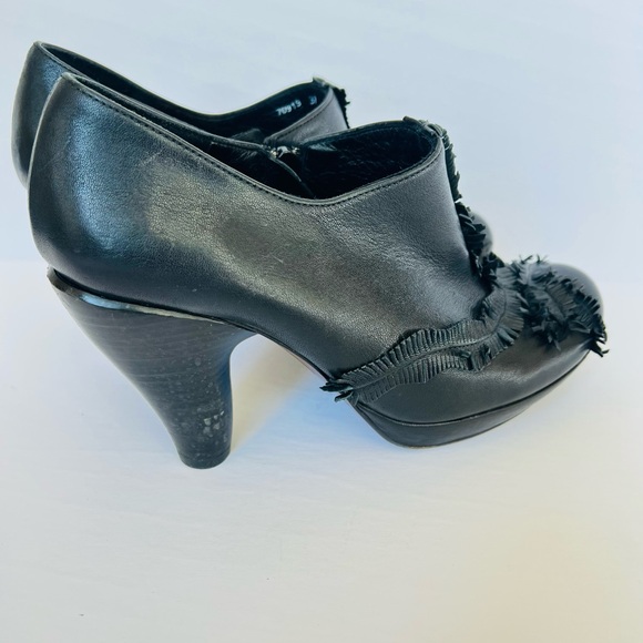 Chie Mihara Leather Chunky Fringe Heel Side Zipper Shoes - Picture 5 of 11